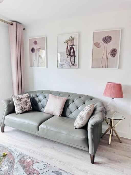 Central Derby Urban 2 Bedroom Flat - An Oasis Of Elegance! Free Parking And Wifi Suitable For Families And Professionals エクステリア 写真